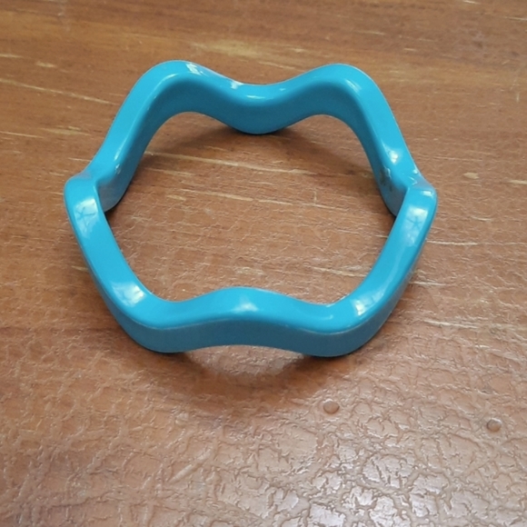 BOGO. Vintage turquoise and white jewelry - plastic - Picture 2 of 4